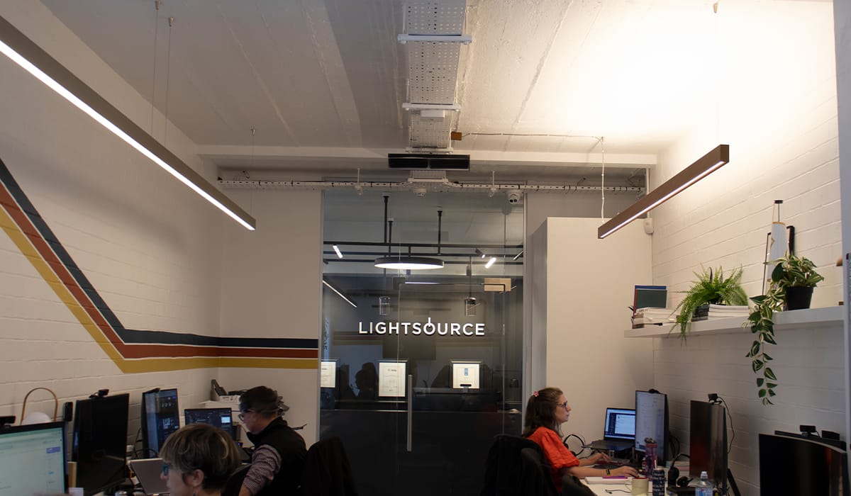 Uffici Lightsource riscaldati con Advantage IR2 black