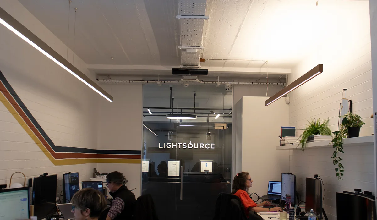 Uffici Lightsource riscaldati con Advantage IR2 black