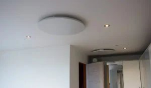 XLS Round White da installare a soffitto in camera da letto