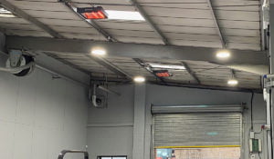 Riscaldatore Vulcan in una grande officina di Kubota UK