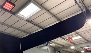 Riscaldatore Vulcan in una grande officina di Kubota UK