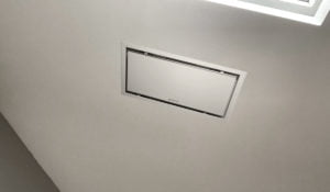 Installazione del soffitto a incasso Krystal White