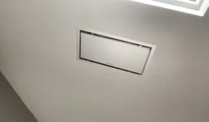 Installazione del soffitto a incasso Krystal White