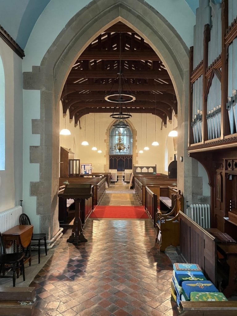 Chiesa di Ognissanti, Stone, riscaldata da Herschel Halos