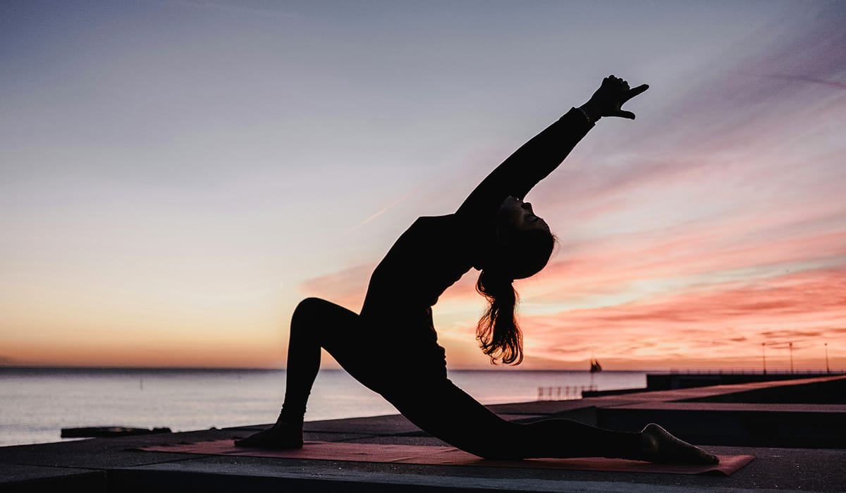Yoga e stretching al tramonto